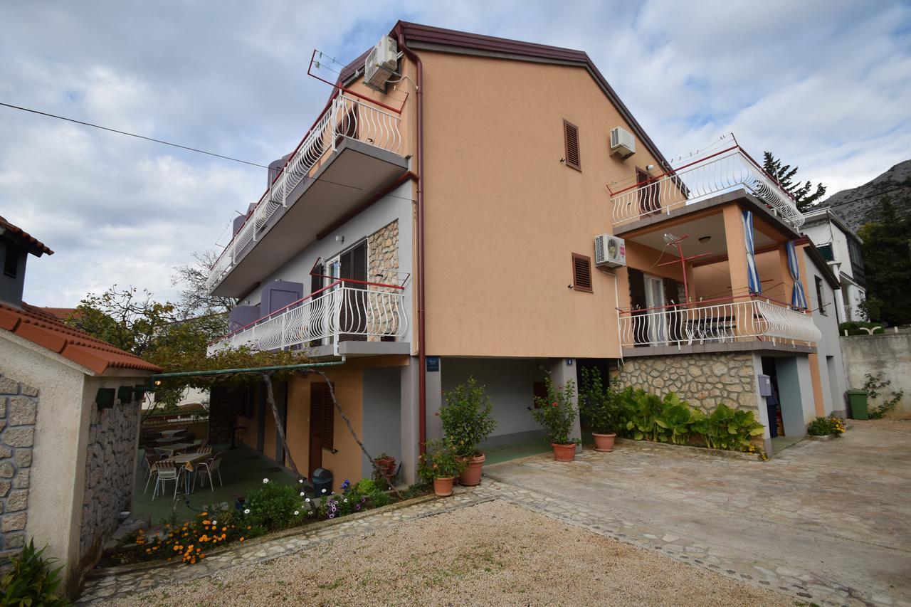 Apartments Mira Starigrad Paklenica Zimmer foto