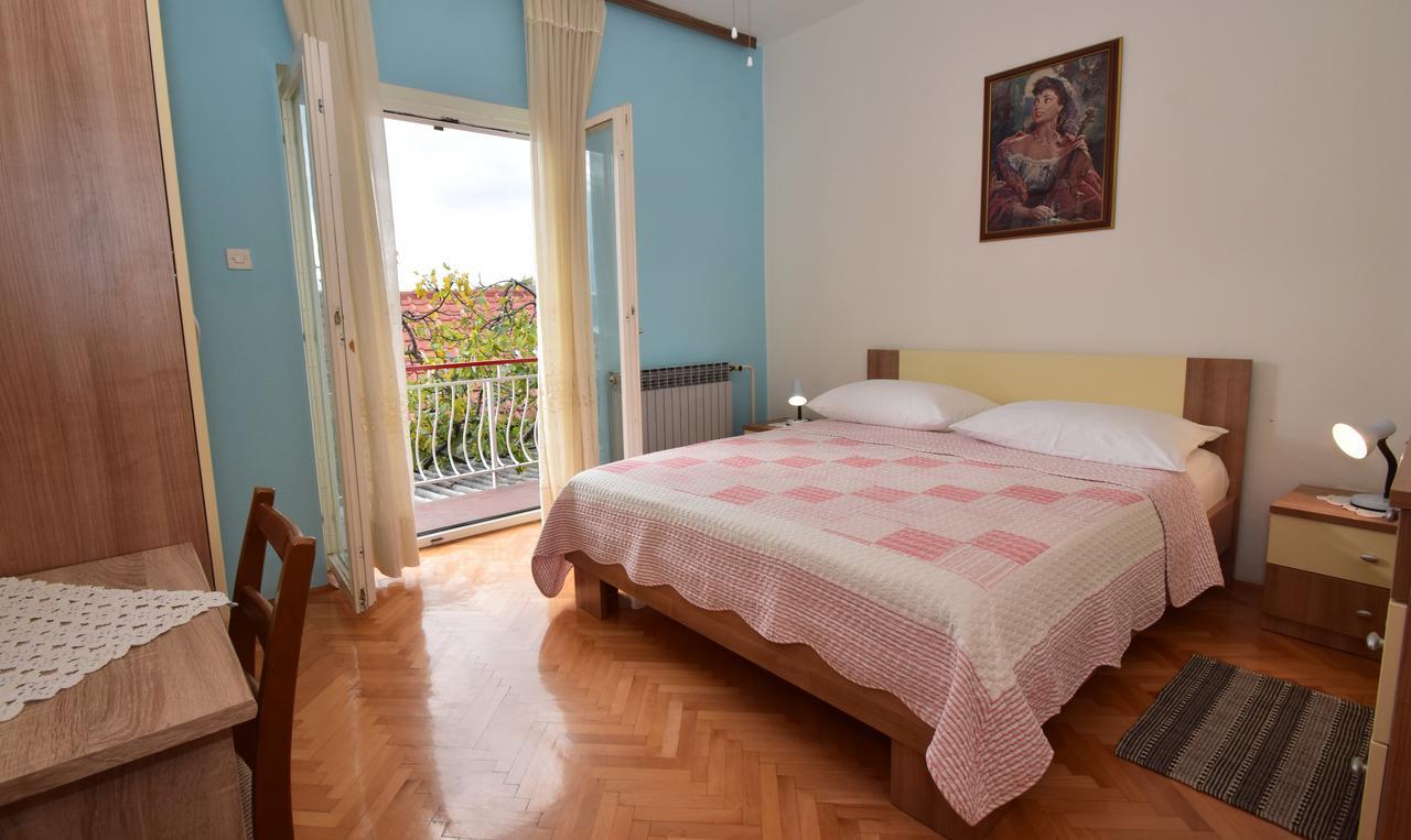 Apartments Mira Starigrad Paklenica Zimmer foto