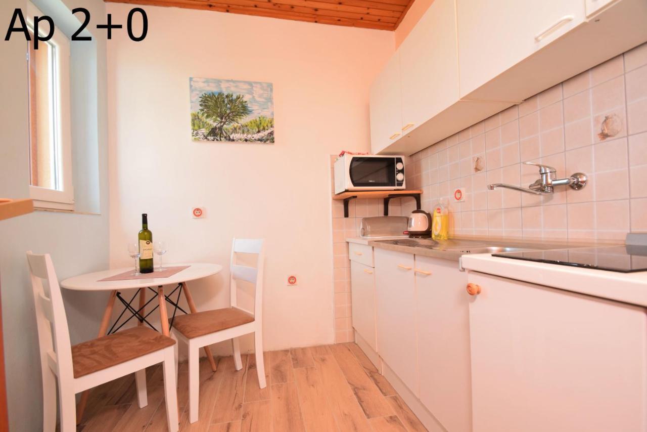 Apartments Mira Starigrad Paklenica Exterior foto
